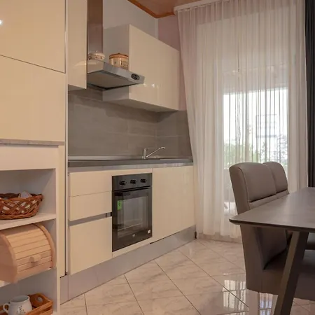 Apartment With Wifi - 26963 Fažana